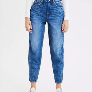 American Eagle Relaxed Mom Jeans Size 2